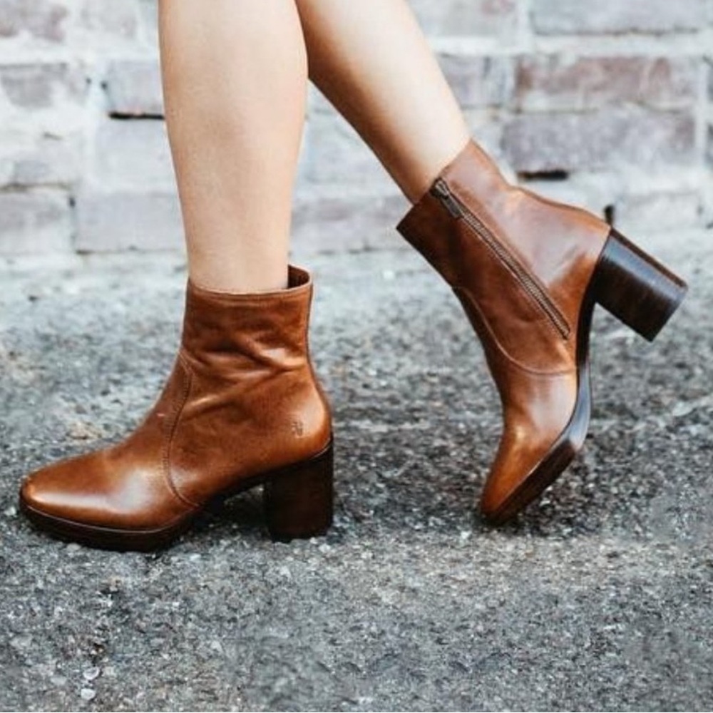 Frye Joan Campus Boot in size 8 Brown Leather - Picture 2 of 9